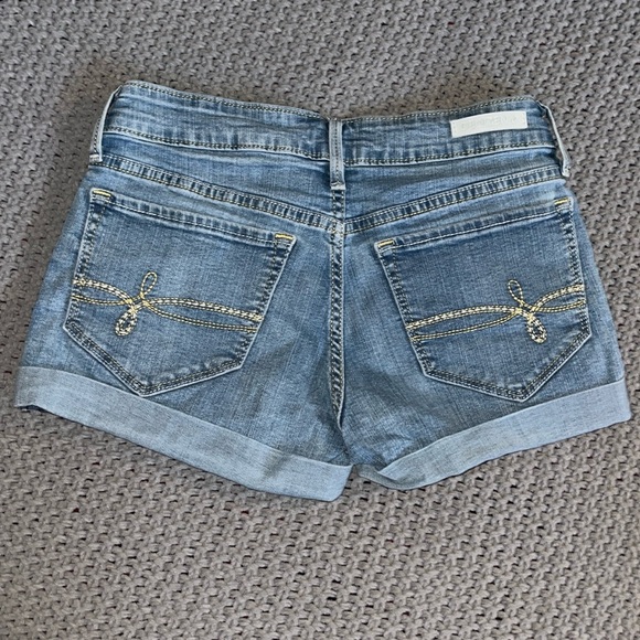 Denizen jean shorts, size 3, color light blue. - Picture 2 of 4